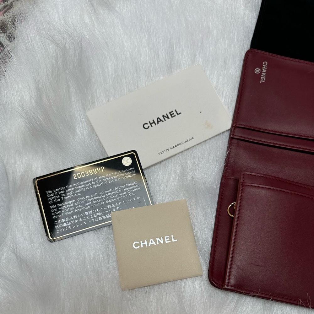 ❤️SOLD❤️Channel wallet with crossbody chain